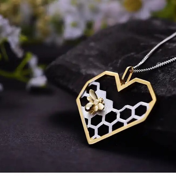 Artisan Handmade 925 Silver Bee Honeycomb Necklace - Picture 5 of 10